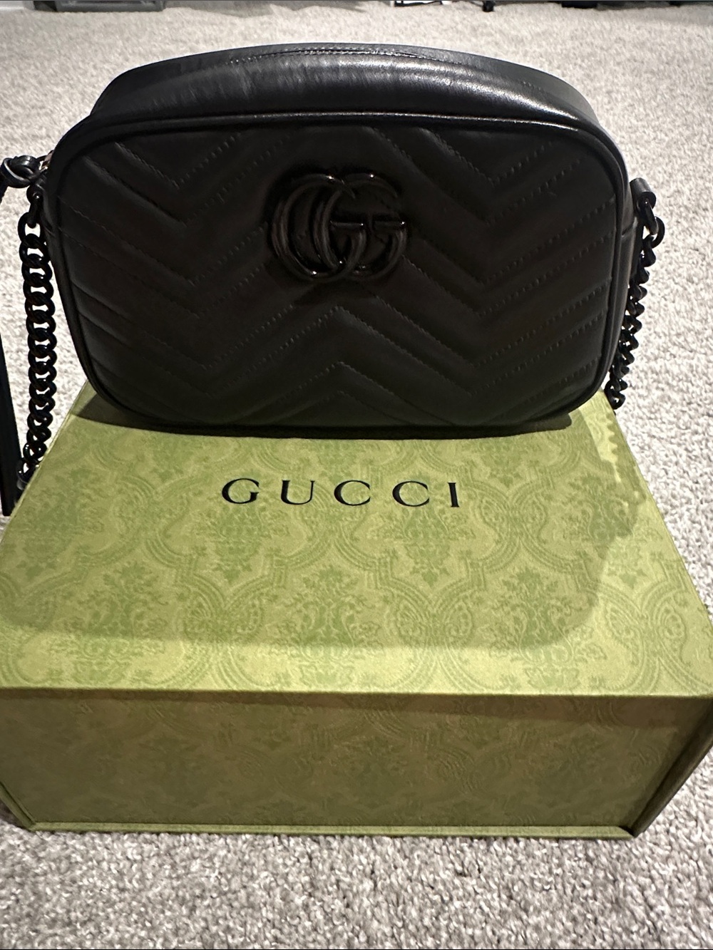 Gucci Black handbag/shoulder bag unused and authentic with the bag and box